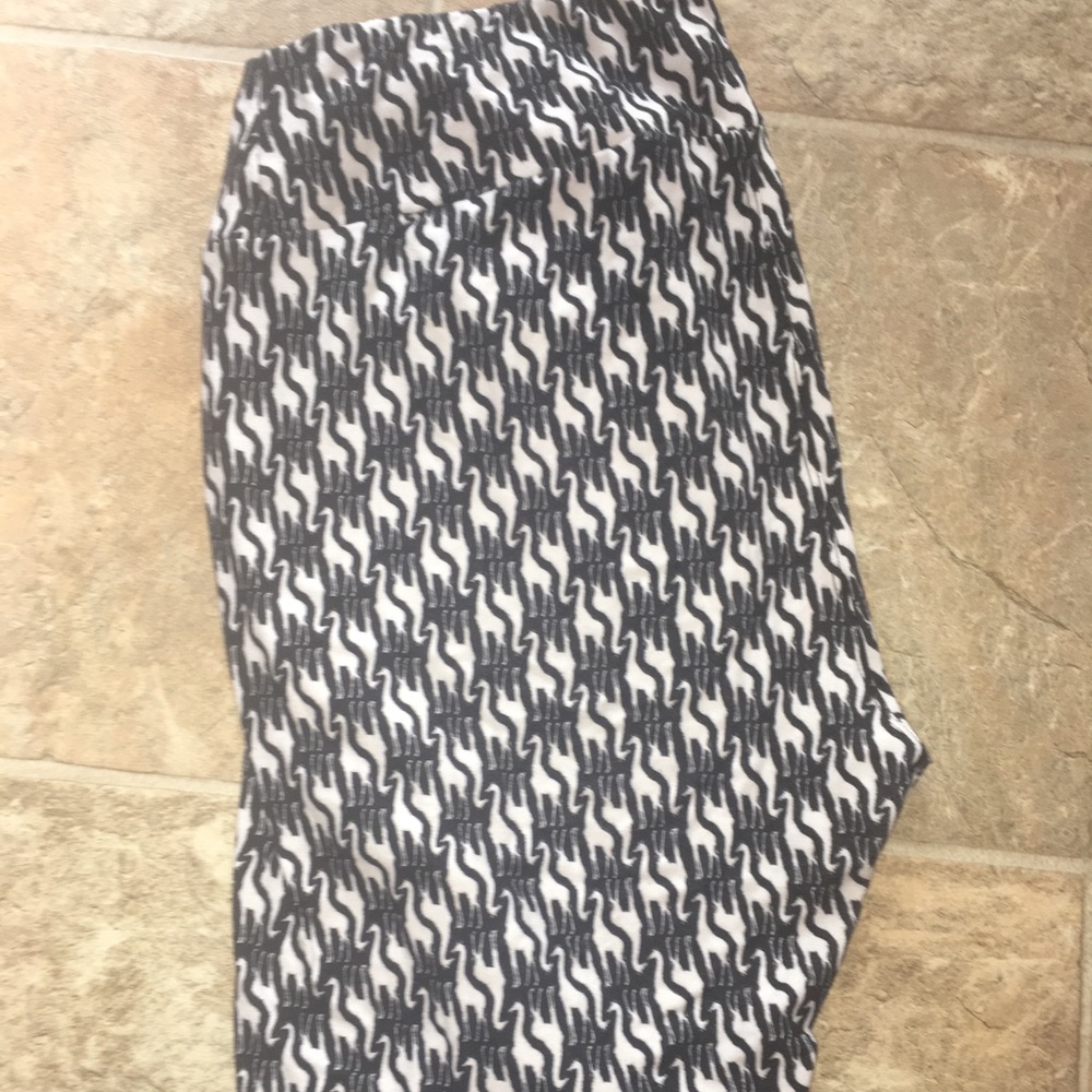Lularoe HTF Rare Unicorn Giraffe Print Leggings